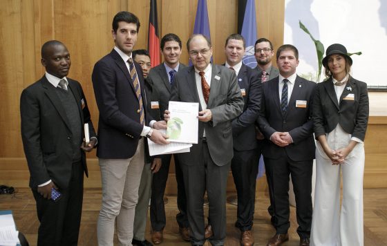 Young Farmers mit Bundesminister Schmidt bei der Ministerkonferenz im Auswärtigem Amt